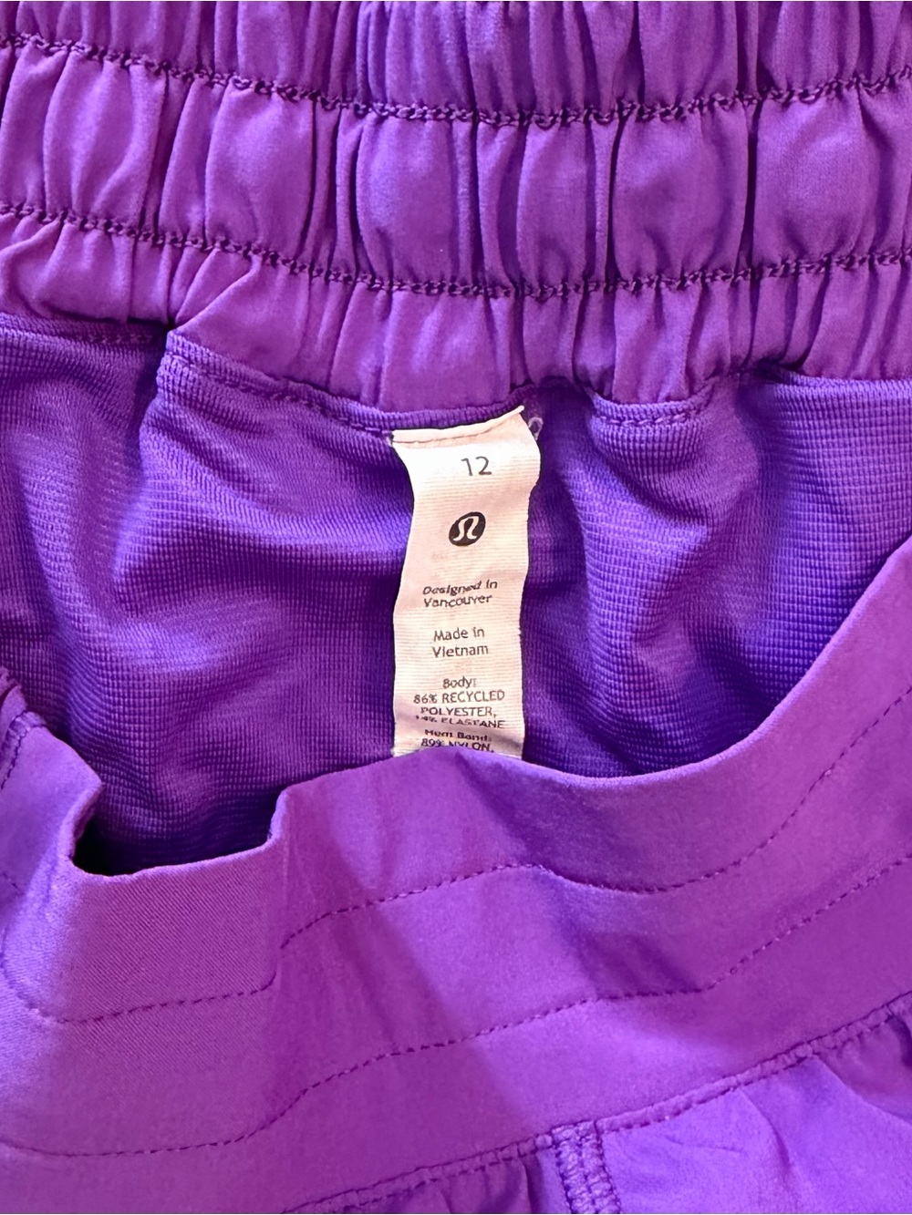 Lululemon Hotty Hot Low Rise Shorts 4” - Picture 2 of 2